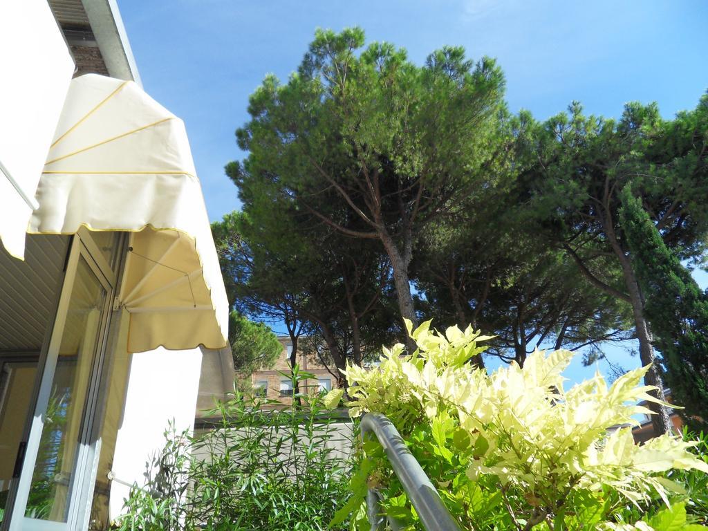 Hotel Abbazia Lignano Sabbiadoro Buitenkant foto