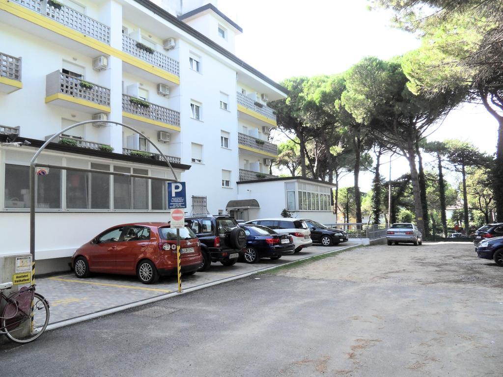 Hotel Abbazia Lignano Sabbiadoro Buitenkant foto