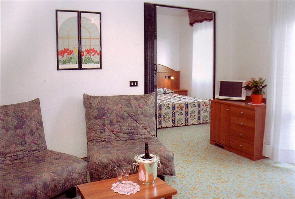 Hotel Abbazia Lignano Sabbiadoro Buitenkant foto