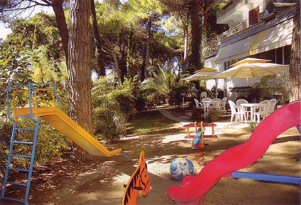 Hotel Abbazia Lignano Sabbiadoro Buitenkant foto