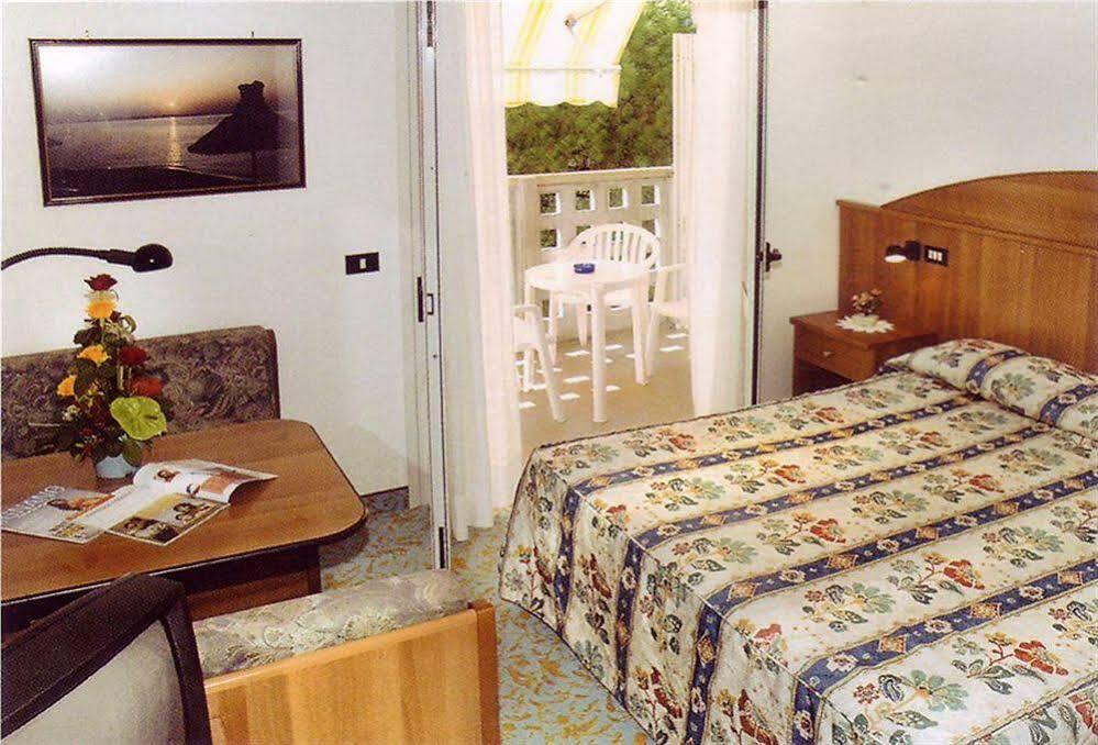 Hotel Abbazia Lignano Sabbiadoro Buitenkant foto